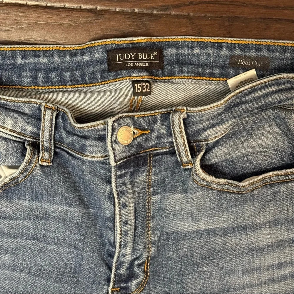 Judy Blue Midrise Distressed Bootcut Jeans - Size 15 - Picture 4 of 14